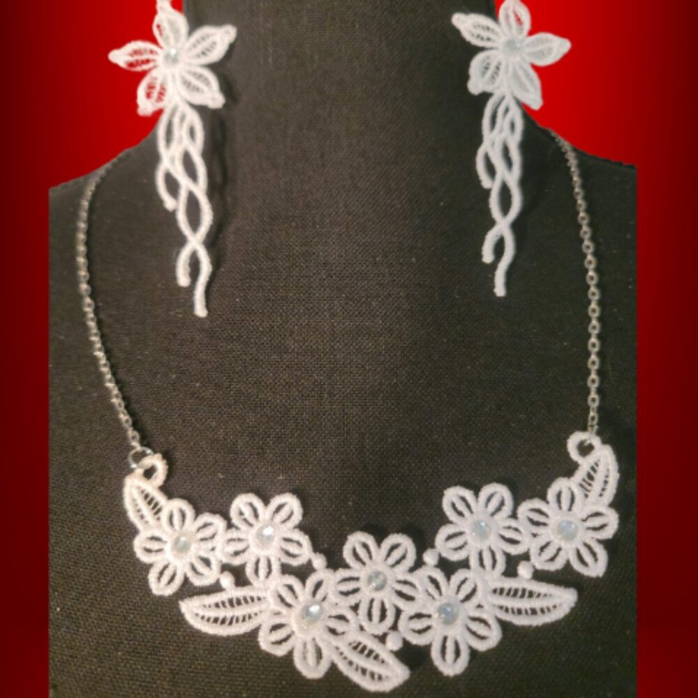 White Lace bridal-formal Jewelry Necklace and earrings Hand Made